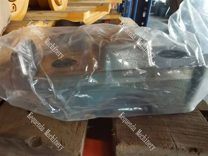 D275 TRACK ROLLER CAP 17M-30-52140